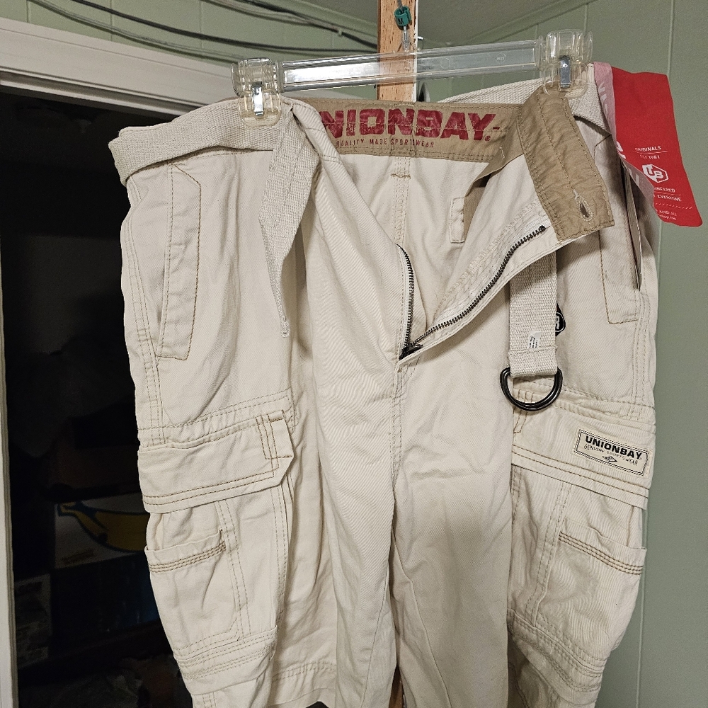 UNIONBAY Men's Cream Cargo Shorts
